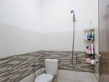 Dijual Rumah Amaryllis Bintaro, Nyaman, Strategis, Siap Huni, Aman - Ciputat, Bintaro, Tangerang Selatan