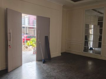 Rumah di Amerika Latin,Greenlake,Uk 11X25m,2 Lantai,Harga:140 Jt/Thn Nego