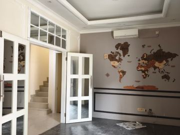 Rumah di Amerika Latin,Greenlake,Uk 11X25m,2 Lantai,Harga:140 Jt/Thn Nego