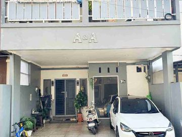 Dijual Rumah 2 Lantai dalam Cluster Full Furnished Siap Huni Jatibening Bekasi. Dekat dengan LRT Cikunir dan Pintu Tol Jatibening. Bebas Banjir.