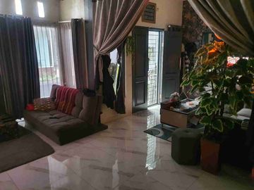Dijual Rumah 2 Lantai dalam Cluster Full Furnished Siap Huni Jatibening Bekasi. Dekat dengan LRT Cikunir dan Pintu Tol Jatibening. Bebas Banjir.