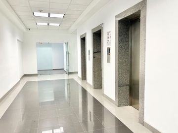 Oficina en Renta en Torre Capitel – Valle Oriente