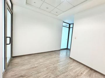 Oficina en Renta en Torre Capitel – Valle Oriente