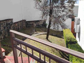 Oportunidad se vende magnífica casa a un precio mucho menor que si valor y solo hay que ajustar la a su gusto. Esta en zona frezca en un fraccionamiento con estricta vigilancia