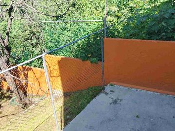 Oportunidad se vende magnífica casa a un precio mucho menor que si valor y solo hay que ajustar la a su gusto. Esta en zona frezca en un fraccionamiento con estricta vigilancia