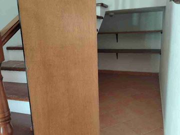 Oportunidad se vende magnífica casa a un precio mucho menor que si valor y solo hay que ajustar la a su gusto. Esta en zona frezca en un fraccionamiento con estricta vigilancia