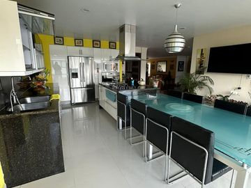 Casa Amplia de Estilo Contemporáneo en la Zona Esmeralda de Atizapán de Zaragoza