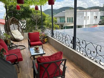 Casa Amplia de Estilo Contemporáneo en la Zona Esmeralda de Atizapán de Zaragoza