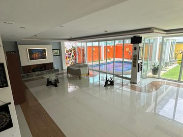 Casa Amplia de Estilo Contemporáneo en la Zona Esmeralda de Atizapán de Zaragoza