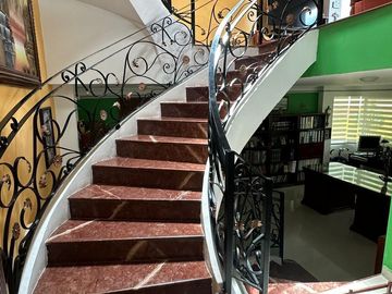 Casa Amplia de Estilo Contemporáneo en la Zona Esmeralda de Atizapán de Zaragoza