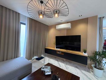 For Rent 6 abedrooms With Swimming Pool