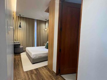 For Rent 6 abedrooms With Swimming Pool