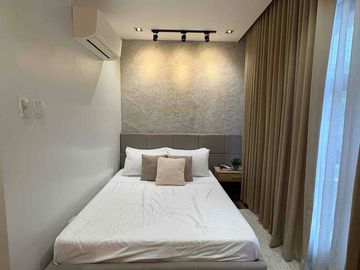 For Rent 6 abedrooms With Swimming Pool