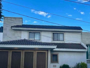CASA EN RENTA DE UNA PLANTA EN COLINAS DE GRAN JARDÍN zona norte