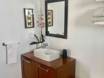 CASA EN RENTA DE UNA PLANTA EN COLINAS DE GRAN JARDÍN zona norte
