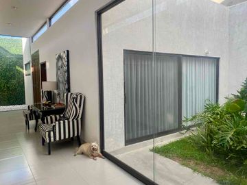 CASA EN RENTA DE UNA PLANTA EN COLINAS DE GRAN JARDÍN zona norte