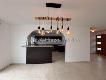 RENTA CASA SANTA FE JURIQUILLA, 3 RECAMARAS,3 BAÑOS.