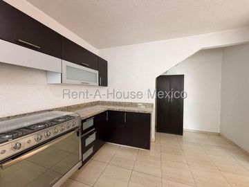 RENTA CASA SANTA FE JURIQUILLA, 3 RECAMARAS,3 BAÑOS.