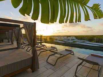 Estudio amueblado con historial de rentas vacacionales, spa, rooftop con alberca infinity, Art walk, cine al aire libre, en avenida Cobá, Tulum en ven