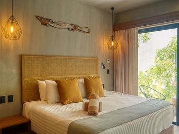 Estudio amueblado con historial de rentas vacacionales, spa, rooftop con alberca infinity, Art walk, cine al aire libre, en avenida Cobá, Tulum en ven