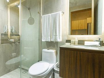 Estudio amueblado con historial de rentas vacacionales, spa, rooftop con alberca infinity, Art walk, cine al aire libre, en avenida Cobá, Tulum en ven