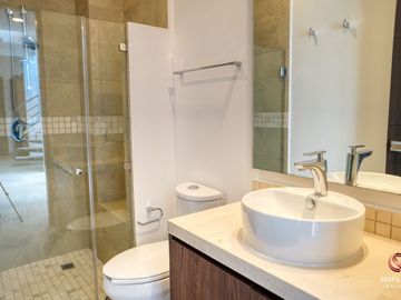 Penthouse con terraza privada, jacuzzi en rooftop, en residencial privado, venta