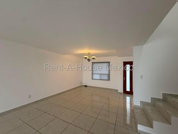 RENTA CASA SANTA FE JURIQUILLA, BLEU, 3 RECAMARAS, 3 BAÑOS.