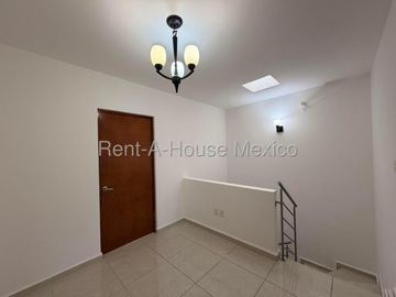 RENTA CASA SANTA FE JURIQUILLA, BLEU, 3 RECAMARAS, 3 BAÑOS.