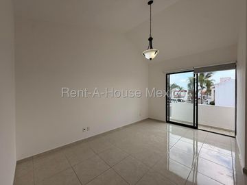 RENTA CASA SANTA FE JURIQUILLA, BLEU, 3 RECAMARAS, 3 BAÑOS.