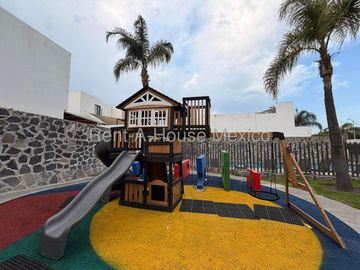 RENTA CASA SANTA FE JURIQUILLA, BLEU, 3 RECAMARAS, 3 BAÑOS.