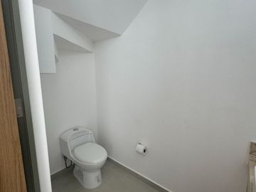 Estrena en RENTA Casa en Alella Zibatá