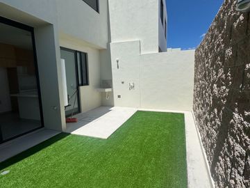 Estrena en RENTA Casa en Alella Zibatá