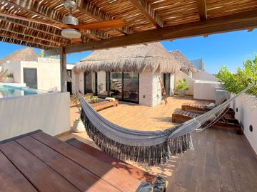 Penthouse con alberca privada, en venta, Aldea Zamá, Tulum.