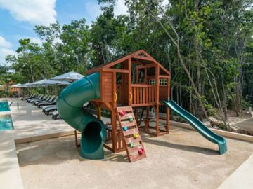 Casa con alberca privada en venta, Avenida Coba, Tulum.
