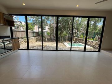 Casa con alberca privada en venta, Avenida Coba, Tulum.