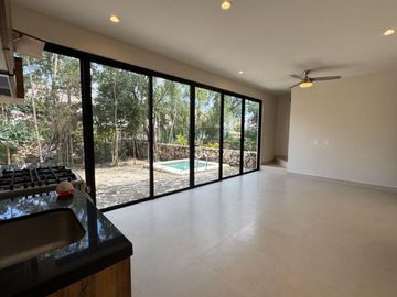 Casa con alberca privada en venta, Avenida Coba, Tulum.