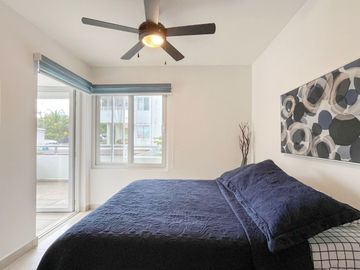 Departamento con lock-off, balcón con vistas a la naturaleza, en venta