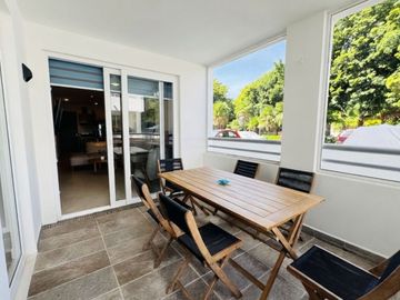 Departamento con lock-off, balcón con vistas a la naturaleza, en venta
