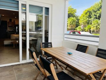 Departamento con lock-off, balcón con vistas a la naturaleza, en venta