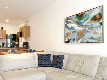 Departamento con lock-off, balcón con vistas a la naturaleza, en venta