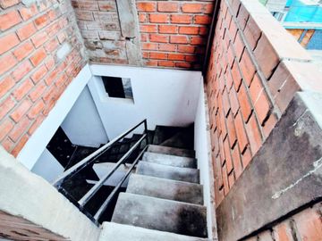 SE VENDE AMPLIO TRIPLEX 170.00 M2 EN URBANIZACIÓN SANTA ISABEL, DISTRITO DE CARABAYLLO