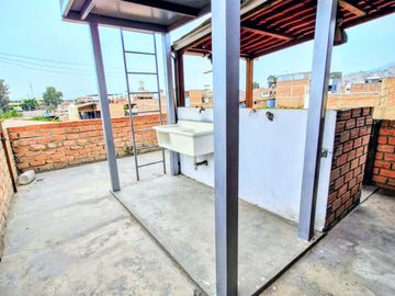 SE VENDE AMPLIO TRIPLEX 170.00 M2 EN URBANIZACIÓN SANTA ISABEL, DISTRITO DE CARABAYLLO