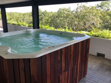 Departamento con rooftop, hermosas vistas a la selva, en venta, Region 11, Tulum