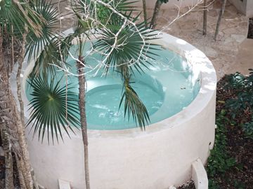 Condo amueblado, vista al campo de golf, venta, Tulum Country Club