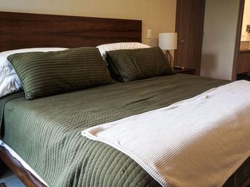Condo amueblado, vista al campo de golf, venta, Tulum Country Club