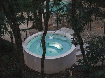 Condo amueblado, vista al campo de golf, venta, Tulum Country Club