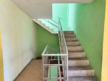 OCASION PARA REMODELAR VENTA DE CASA FRENTE A PARQUE CARABAYLLO