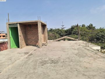 OCASION PARA REMODELAR VENTA DE CASA FRENTE A PARQUE CARABAYLLO