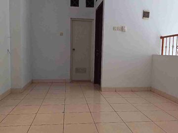 Di rumah nyaman di cluster  mahagoni  graha raya