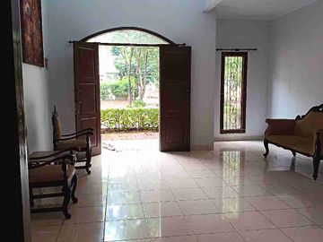 Di rumah nyaman di cluster  mahagoni  graha raya